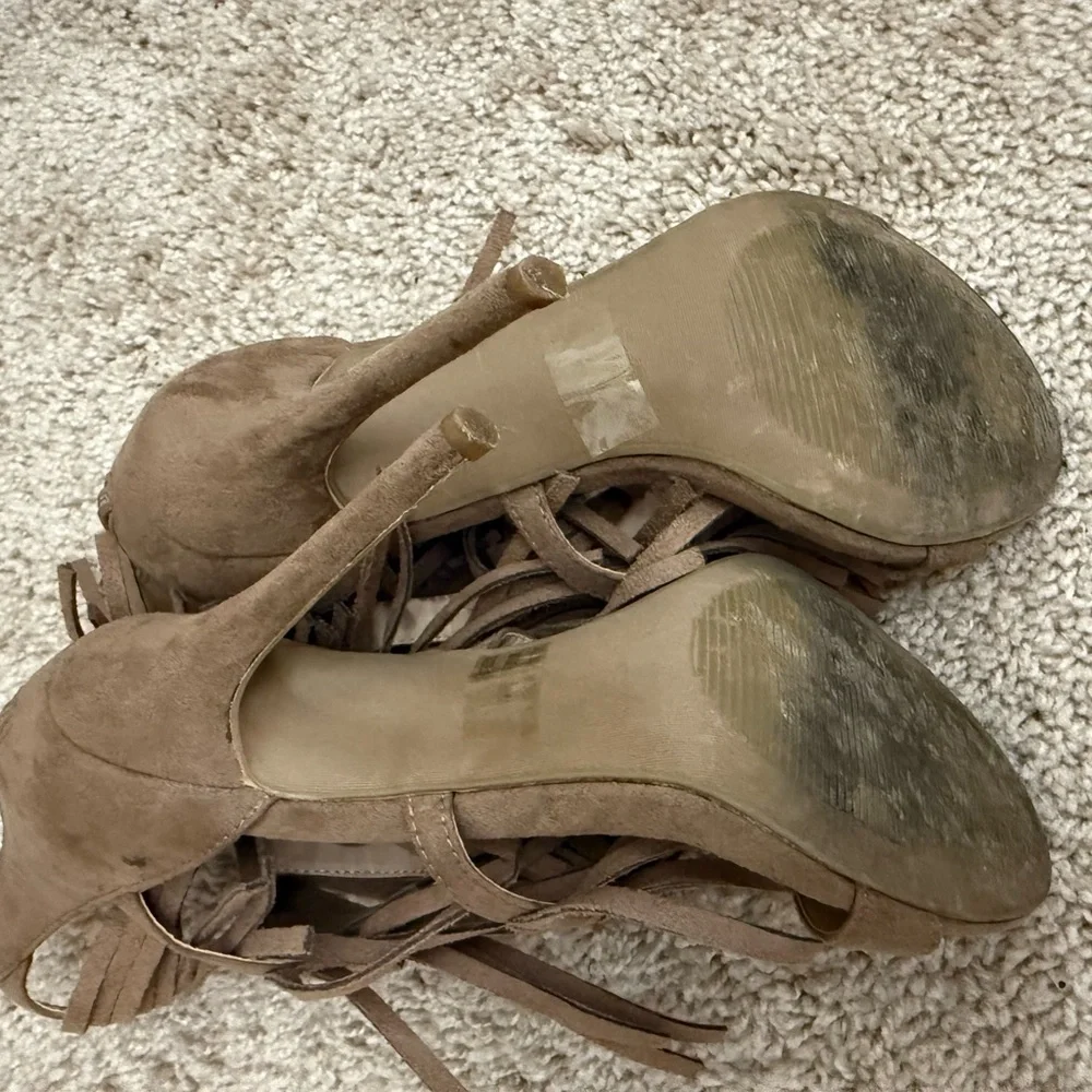 Fringe Tan Women's Sandals - Picture 5 of 6